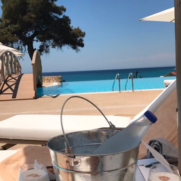 Пляж Черногории sani Beach