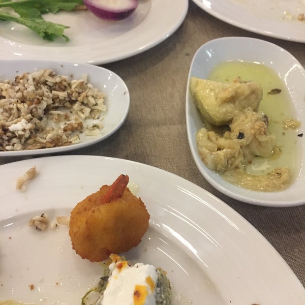 Foto tirada no(a) Boncuk Restaurant por mimarasli em 10/20/2019