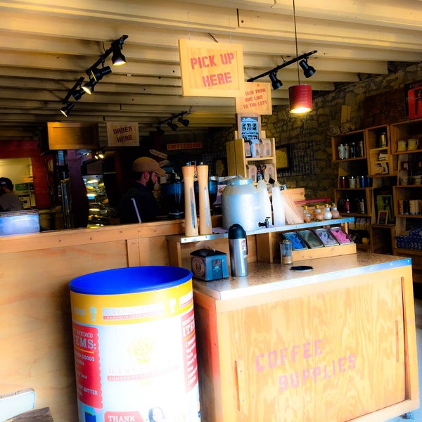 6/28/2015にCindy B.がParkville Coffeeで撮った写真