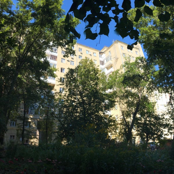 Город каган 2 микрорайон. , 22. Городской двор. 1. Двор 22.