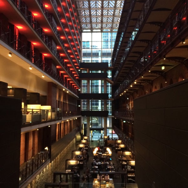 Photo taken at InterContinental Melbourne The Rialto by Stmp on 7/21/2015