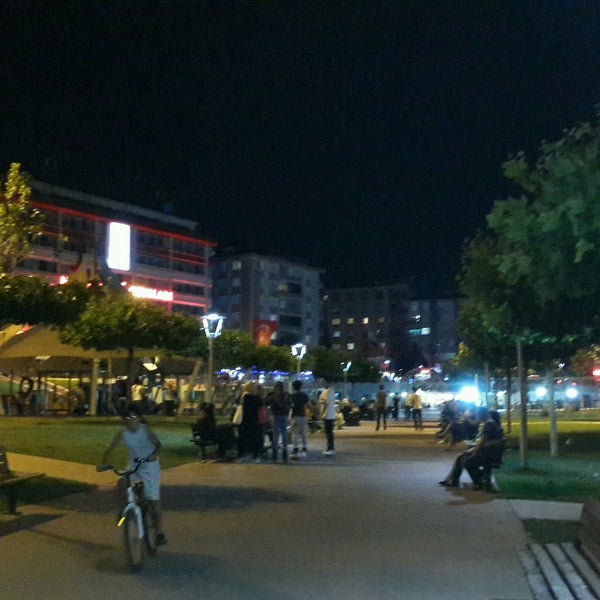 รูปภาพถ่ายที่ Güngören Park โดย Aysema G. เมื่อ 8/25/2016