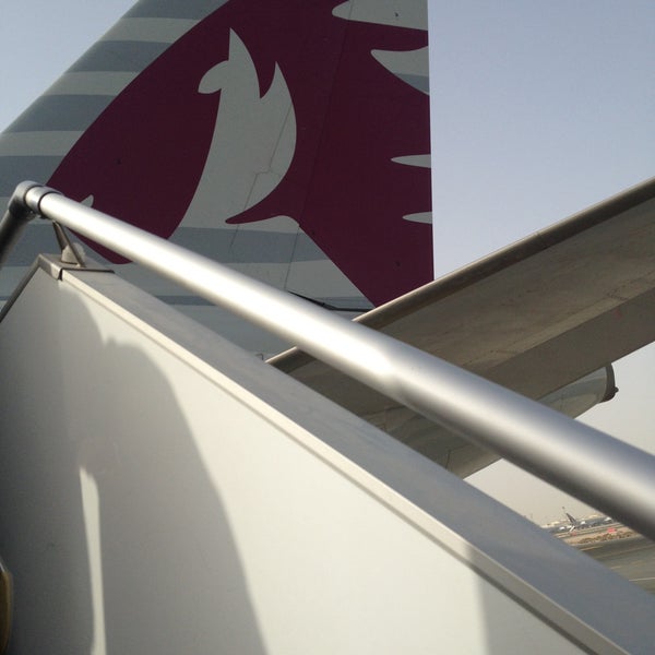Das Foto wurde bei Doha International Airport (DOH) مطار الدوحة الدولي von Hebah N. am 4/14/2013 aufgenommen