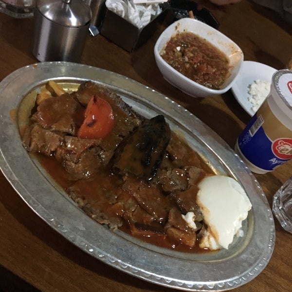 3/4/2018 tarihinde zeynep Kübra y.ziyaretçi tarafından Şanlıurfa İskender Kebap Restaurant'de çekilen fotoğraf