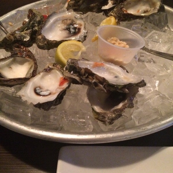 Foto diambil di The Blu Crab Seafood House &amp; Bar oleh Julie D. pada 3/1/2014