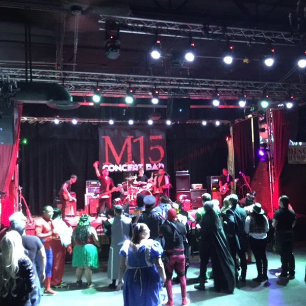 Foto diambil di M15 Concert Bar &amp; Grill oleh Marvelous O. pada 7/18/2015