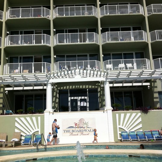 Foto diambil di Boardwalk Beach Hotel &amp; Convention Center oleh Serena L. pada 11/4/2012