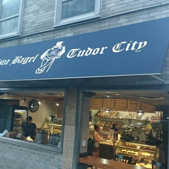 Photo taken at Chelsea Bagel of Tudor City by Charlie on 7/31/2015