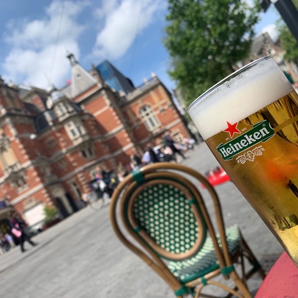 รูปภาพถ่ายที่ Grand Café Heineken Hoek โดย Charlie เมื่อ 5/31/2019