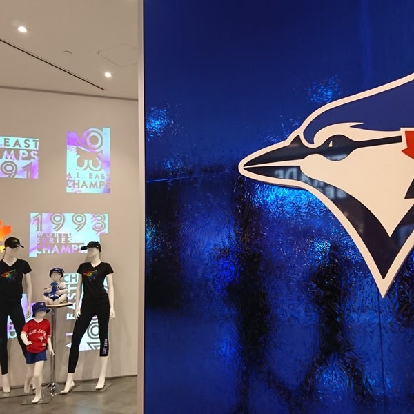 Jays Shop at Toronto Eaton Centre 1 tip from 193 visitors