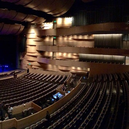 Foto diambil di Valley Performing Arts Center (VPAC) oleh Franklin D. pada 11/8/2014