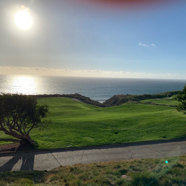 รูปภาพถ่ายที่ Trump National Golf Club Los Angeles โดย gina 🌸 千. เมื่อ 11/23/2018