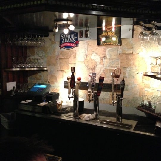 Foto scattata a The Boundary American Grille &amp; Tavern da Desmond C. il 9/28/2012