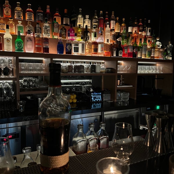 Foto diambil di LUMO Bar &amp; Restaurant oleh Su pada 3/29/2022