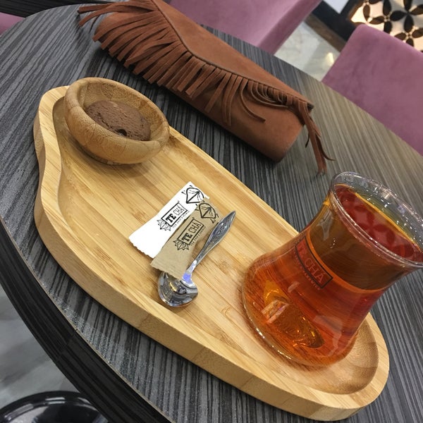 4/4/2017 tarihinde Plnziyaretçi tarafından Te Chá Tea Shop'de çekilen fotoğraf