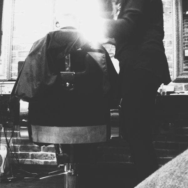 1/9/2014にVictoria B.がWood Religion Barber Shopで撮った写真