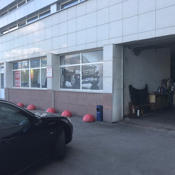 Малый автосалон. Орлов. Парковка у главкино. Mercedes-benz орловка. Мб центр.