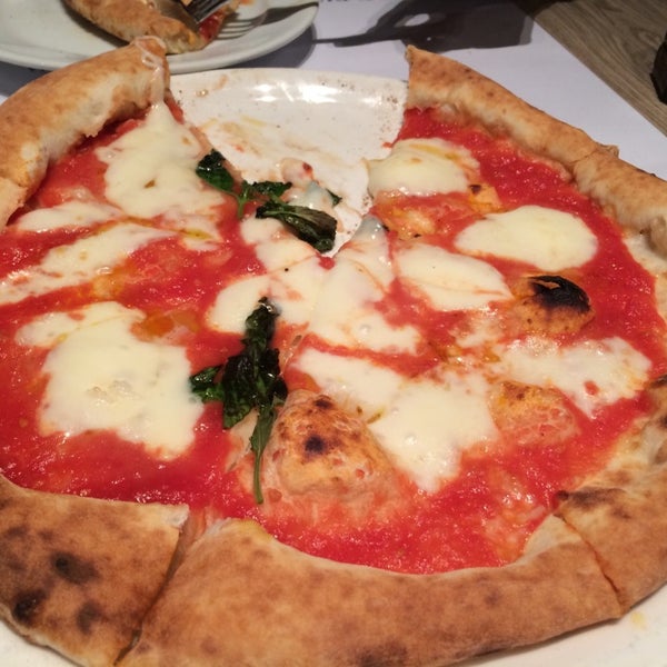 7/19/2014 tarihinde Colin D.ziyaretçi tarafından Brandi Pizzeria'de çekilen fotoğraf