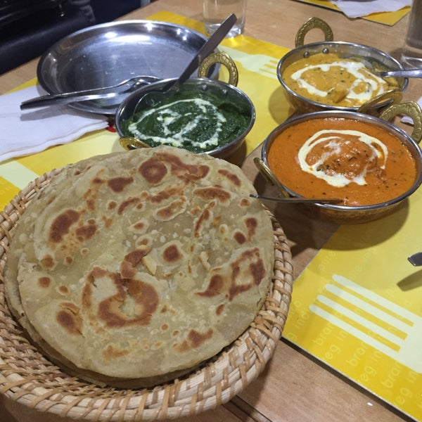 Foto diambil di Branto Indian Vegetarian Restaurant oleh tamiko c. pada 8/10/2015