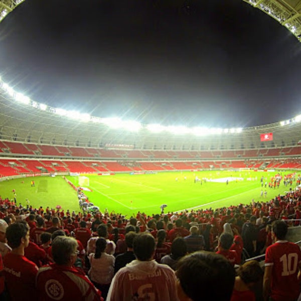 Foto tirada no(a) Estádio Beira-Rio por Willian M. em 6/28/2015