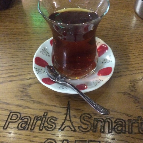 รูปภาพถ่ายที่ Paris &amp; Smart Cafe โดย Zynp เมื่อ 2/23/2017