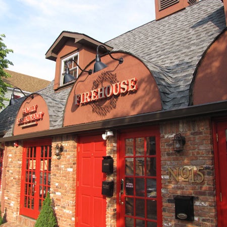 7/14/2014にNicky’s Firehouse Italian Restaurant &amp; PizzeriaがNicky’s Firehouse Italian Restaurant &amp; Pizzeriaで撮った写真