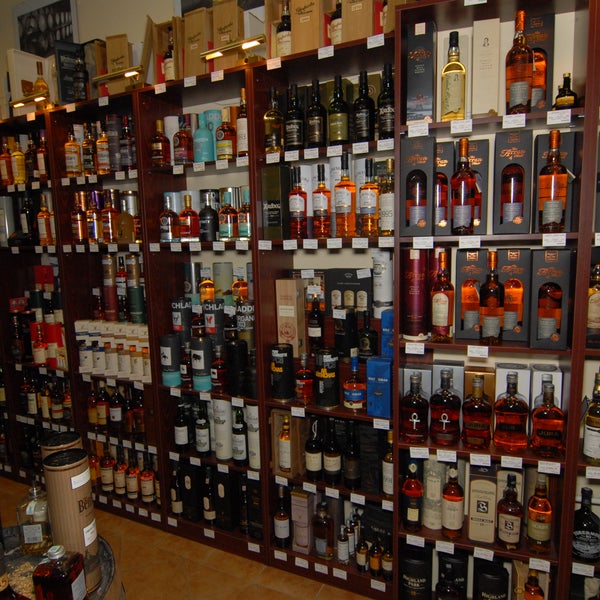 Foto tomada en Whisky SHOP  por Whisky SHOP el 7/15/2014