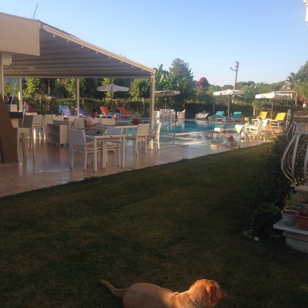 รูปภาพถ่ายที่ Göcek Naz Hotel โดย Barış A. เมื่อ 8/31/2015