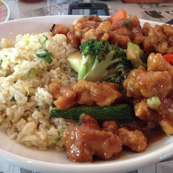 Das Foto wurde bei Foo Dog: Asian Street Food von Dionne W. am 5/14/2014 aufgenommen