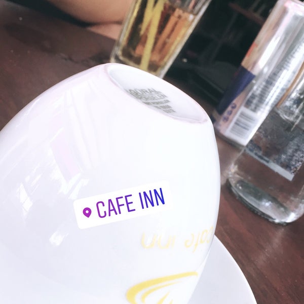 Foto tirada no(a) Cafe inn por Selen Y. em 7/23/2018