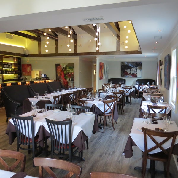 8/4/2015にBasil&#39;s Restaurant &amp; Tapas BarがBasil&#39;s Restaurant &amp; Tapas Barで撮った写真
