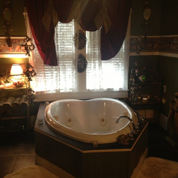 Lockheart Gables Romantic Bed & Breakfast Fort Worth, TX