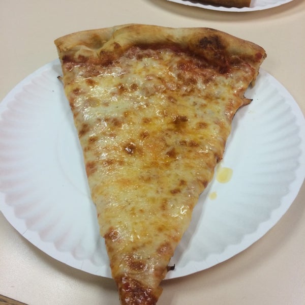 9/1/2014에 Natalie G.님이 VI Pizza에서 찍은 사진