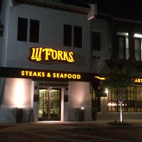 Foto tirada no(a) III Forks Prime Steakhouse por Alyona T. em 6/14/2016