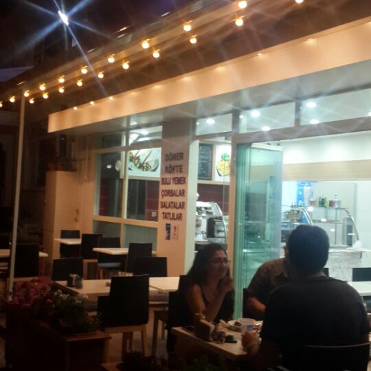 Foto scattata a Abbara Cafe &amp; Lokanta da Cevahir K. il 7/19/2014