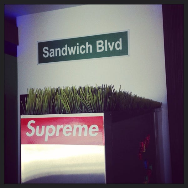Foto diambil di Sandwich Blvd oleh Sandwich B. pada 5/18/2014
