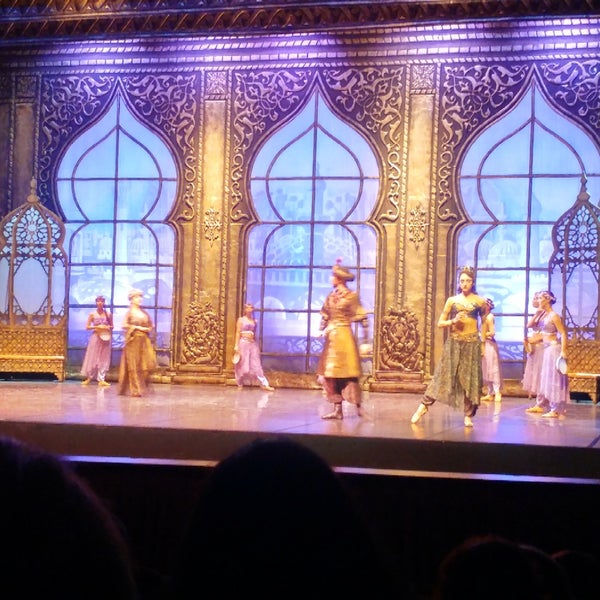 Das Foto wurde bei Antalya Devlet Opera ve Balesi von Sevil Ç. am 10/24/2019 aufgenommen