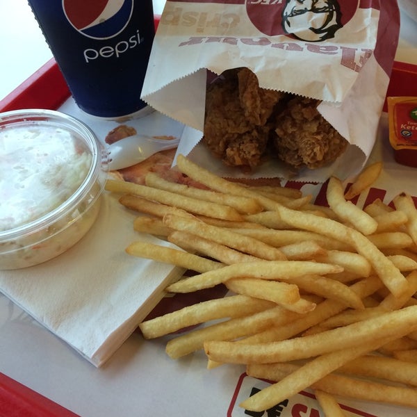 Photo taken at KFC by Dogan A. on 8/26/2014