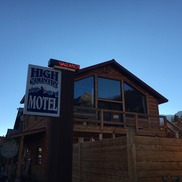 Cooke City Cabins