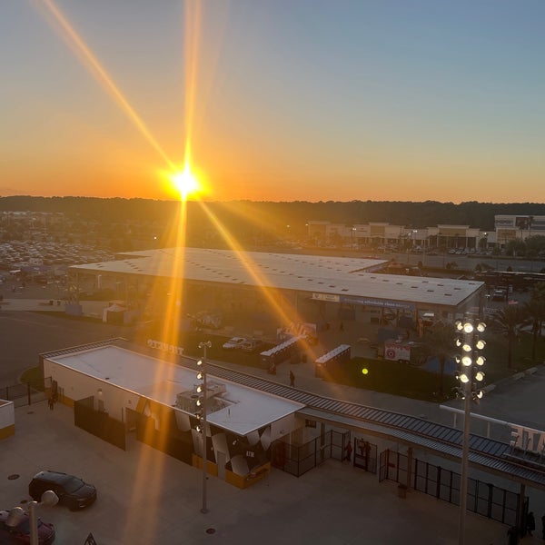 Foto tirada no(a) Daytona International Speedway por Jacob U. em 2/19/2022