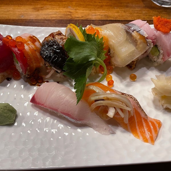 Снимок сделан в Ryoko&#39;s Japanese Restaurant &amp; Bar пользователем Jacob U. 8/13/2021