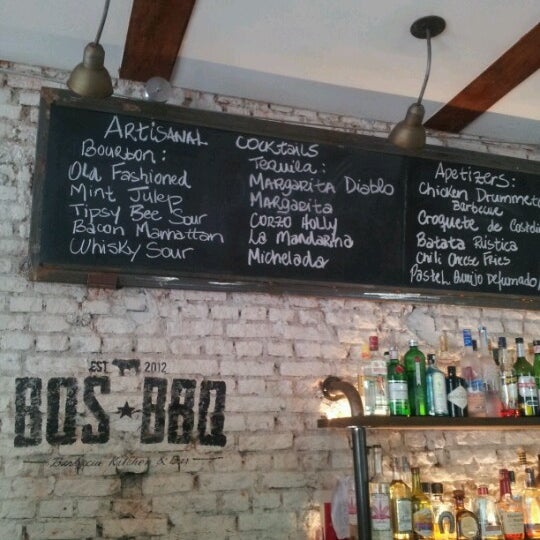 10/24/2012 tarihinde Milene M.ziyaretçi tarafından BOS BBQ - Barbecue Kitchen &amp; Bar'de çekilen fotoğraf