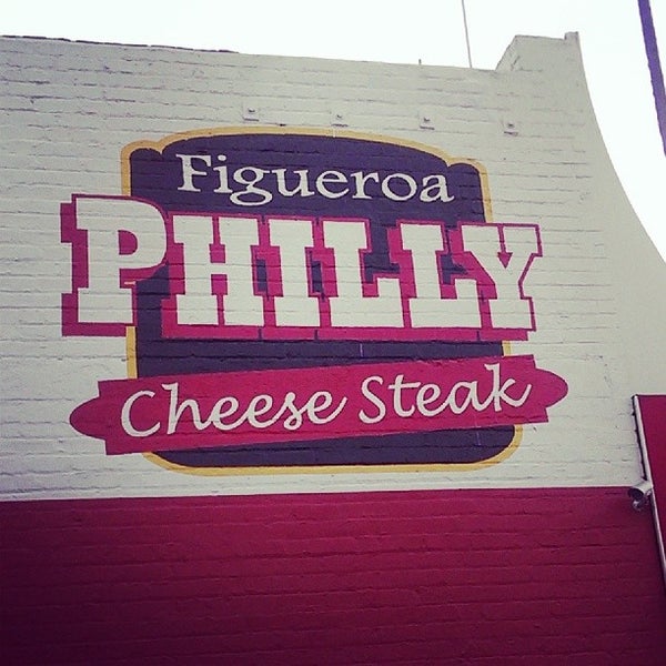 Das Foto wurde bei Figueroa Philly Cheese Steak von Monesia H. am 12/2/2013 aufgenommen