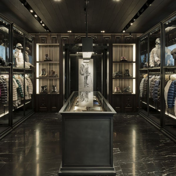 moncler amsterdam