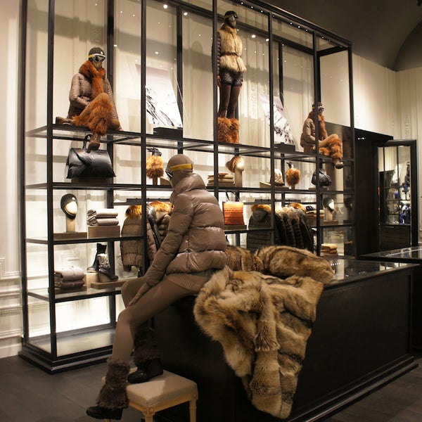 moncler budapest
