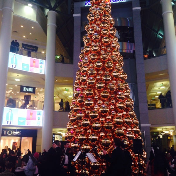 12/19/2014에 Lyubov M.님이 Atrium Mall에서 찍은 사진