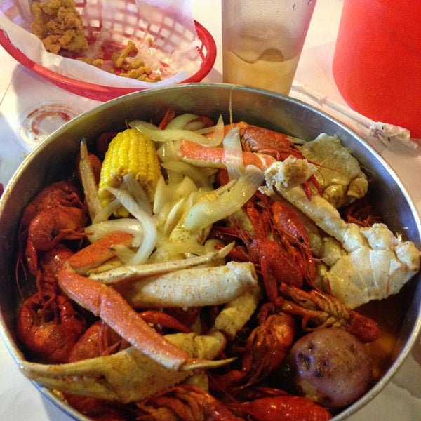 Photo taken at Crawfish Shack &amp; Oyster Bar North by Borna K. on 2/17/2013