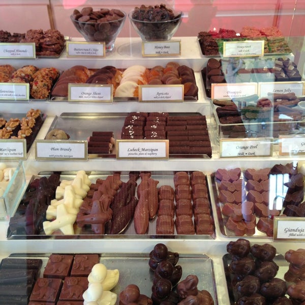 6/4/2013 tarihinde Fernando A.ziyaretçi tarafından andSons Chocolatiers'de çekilen fotoğraf