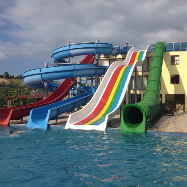 Photo prise au Heyamola Resort Otel par Erhan Y. le7/5/2015