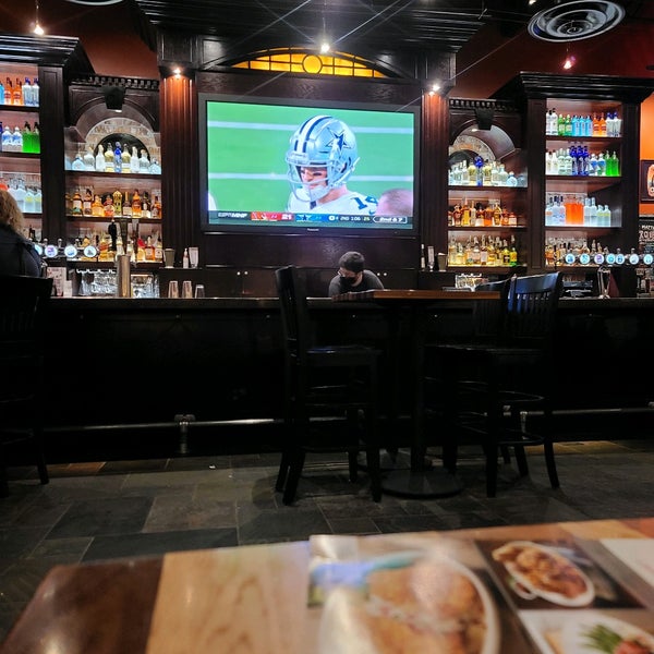 Photo taken at BJ&#39;s Restaurant &amp; Brewhouse by J G. on 10/20/2020